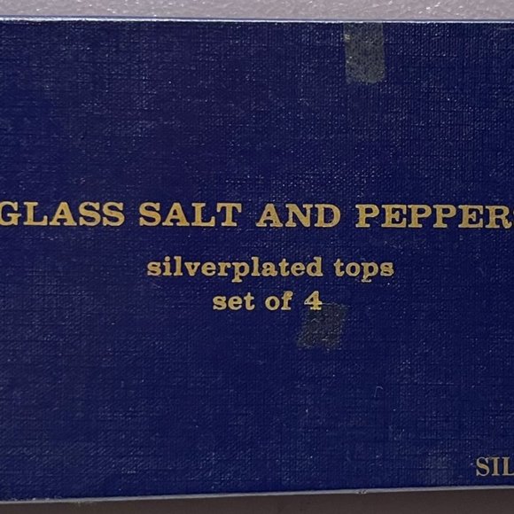 FB Rogers Silver Plated Salt and Pepper Shakers (4) - Picture 3 of 3